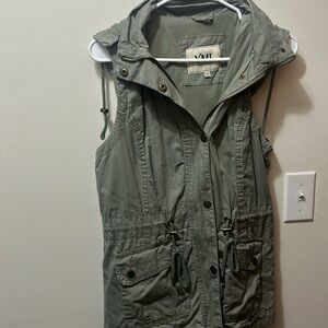 Hooded  vest